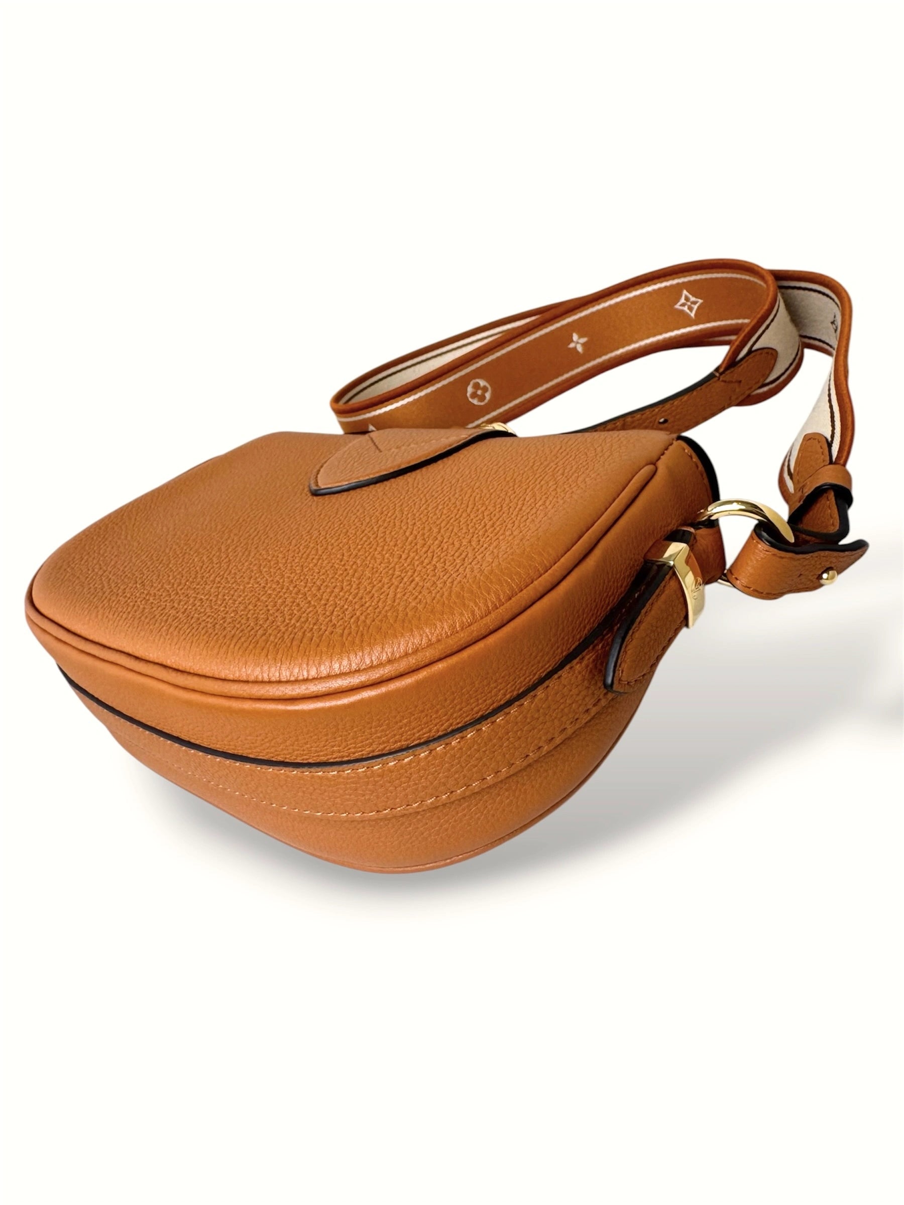 Pont 9 PM Caramel Brown Grained Leather Gold Hardware
