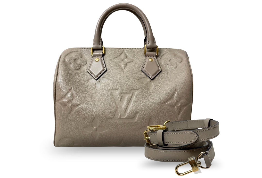 Louis Vuitton Speedy Bandoulière featured by Jess Luxuriesse