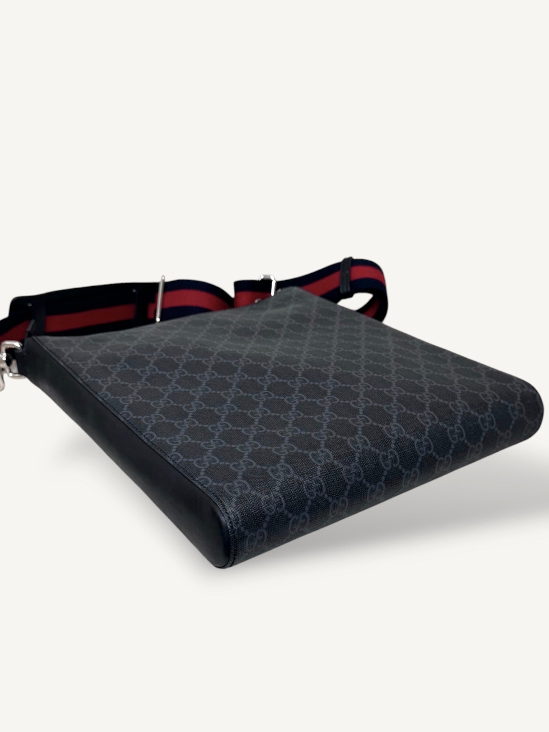 GG Supreme Black Messenger Bag Grey & Black Monogram Canvas