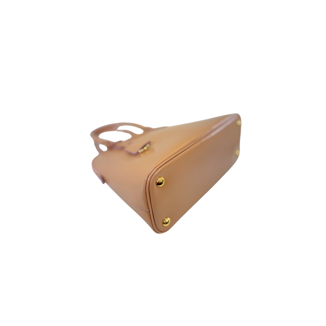 Promenade Saffiano Vernice Cameo Medium Gold Hardware