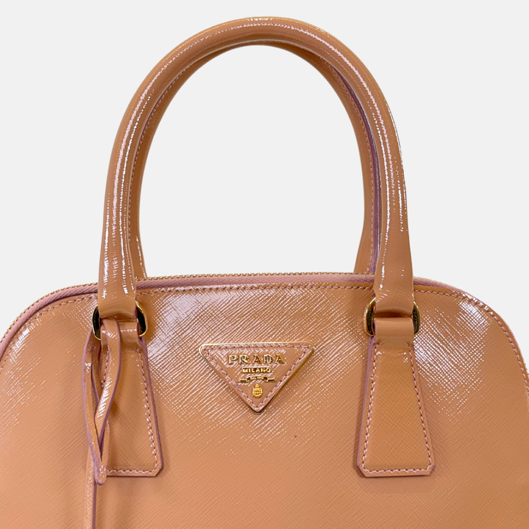 Promenade Saffiano Vernice Cameo Medium Gold Hardware