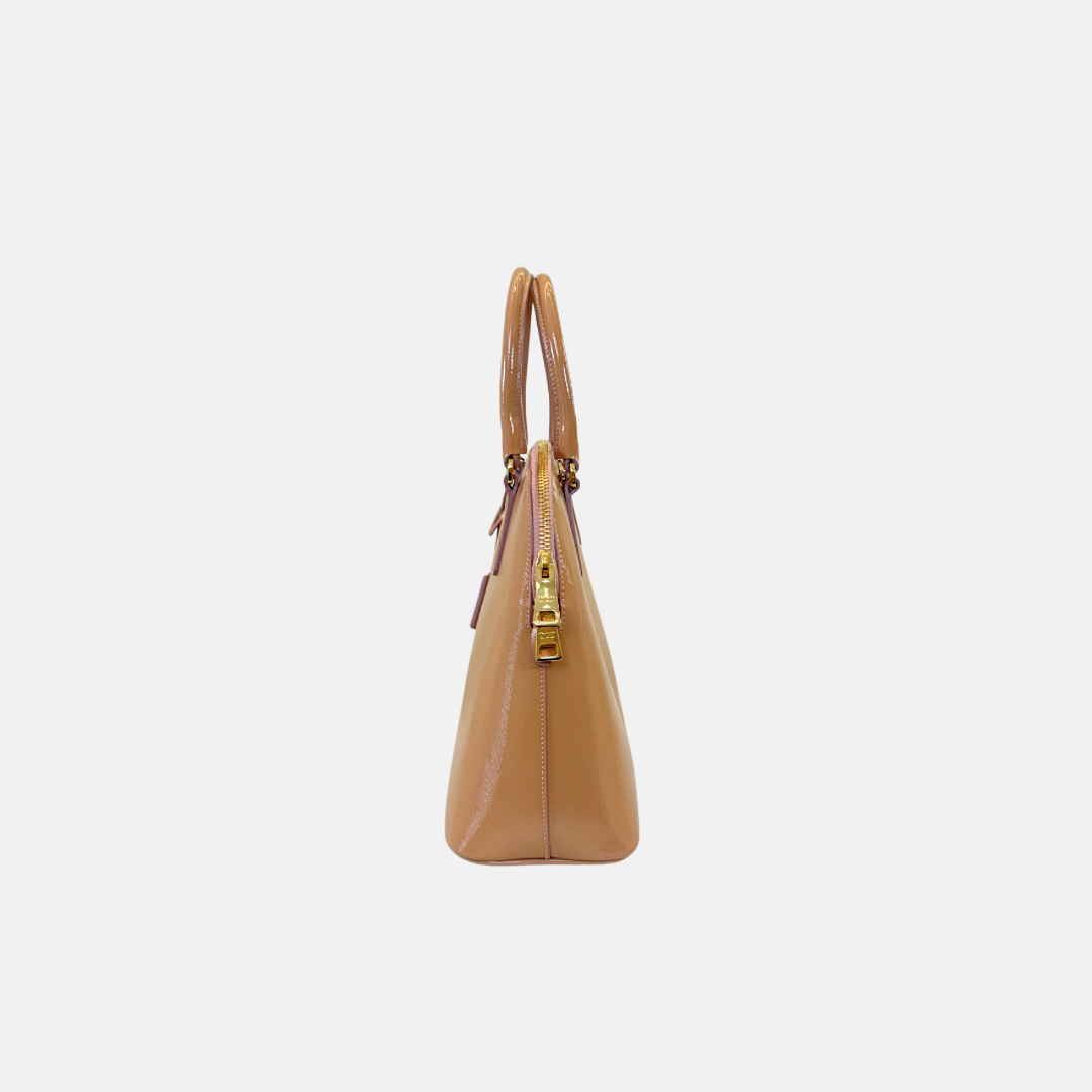 Promenade Saffiano Vernice Cameo Medium Gold Hardware