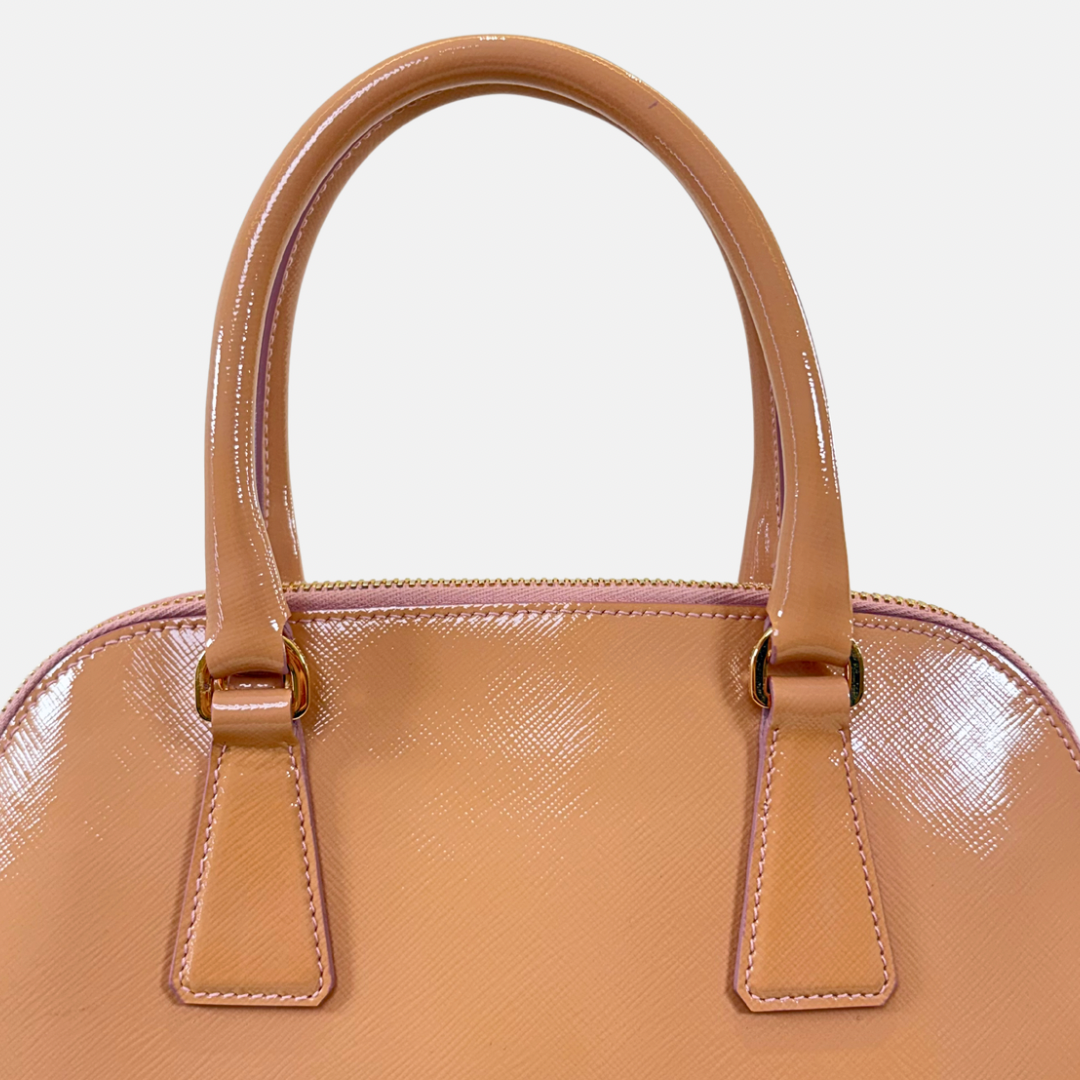 Promenade Saffiano Vernice Cameo Medium Gold Hardware