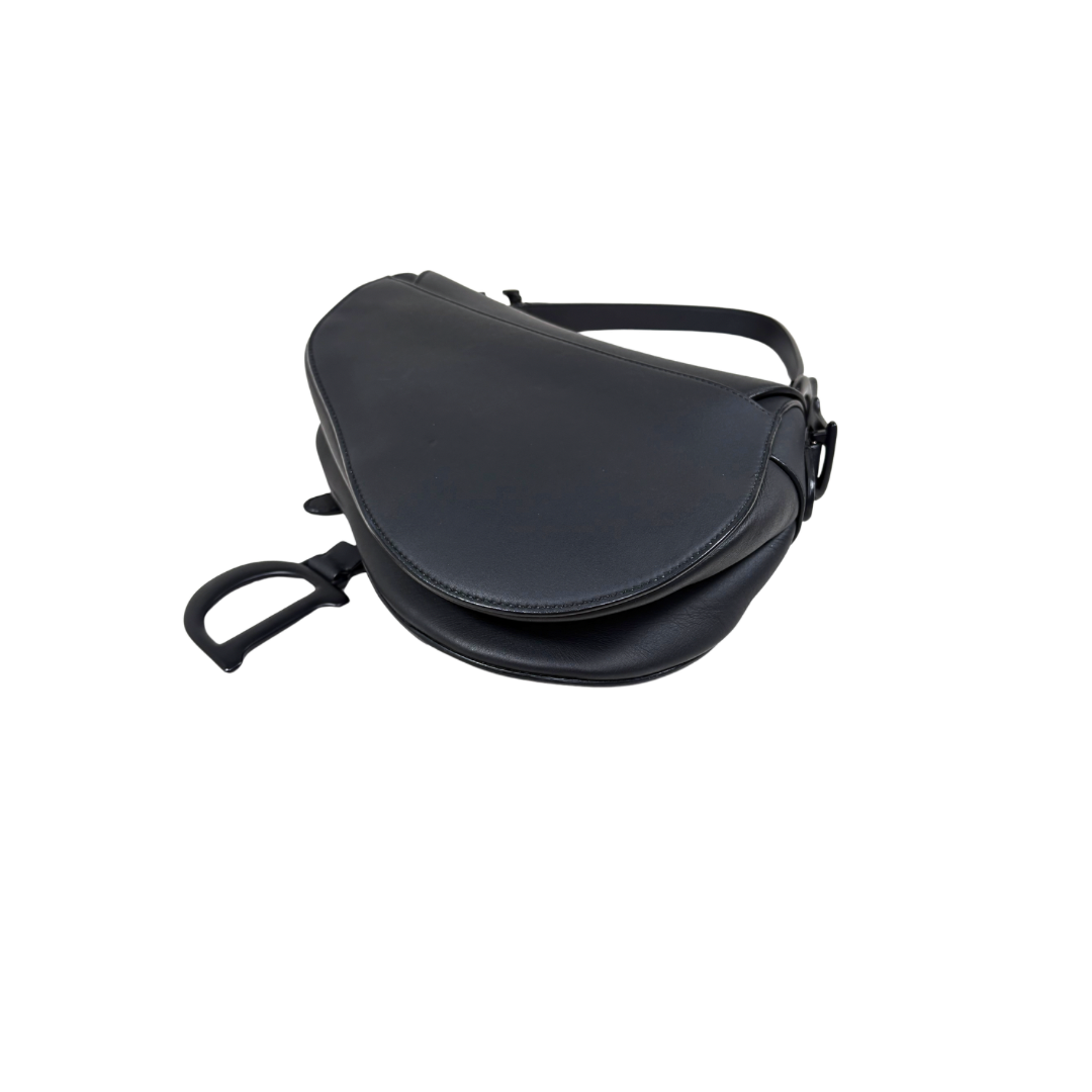 Medium Saddle Bag So Black Ultramatte Smooth Leather