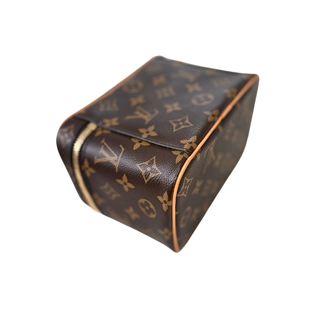 Nice Mini Vanity Case Gold Hardware