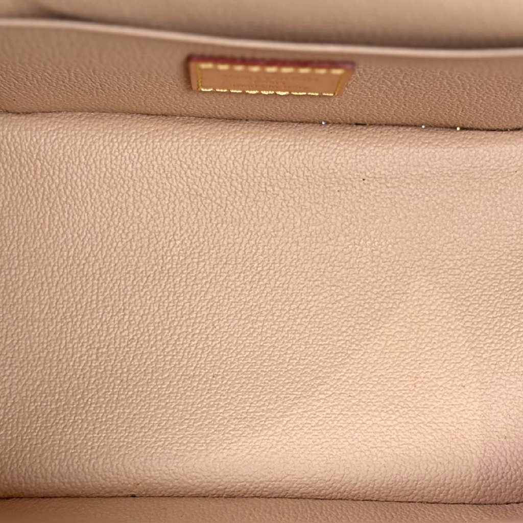 Nice Mini Vanity Case Gold Hardware