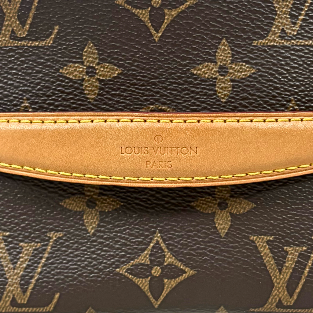 Nice Mini Vanity Case Gold Hardware
