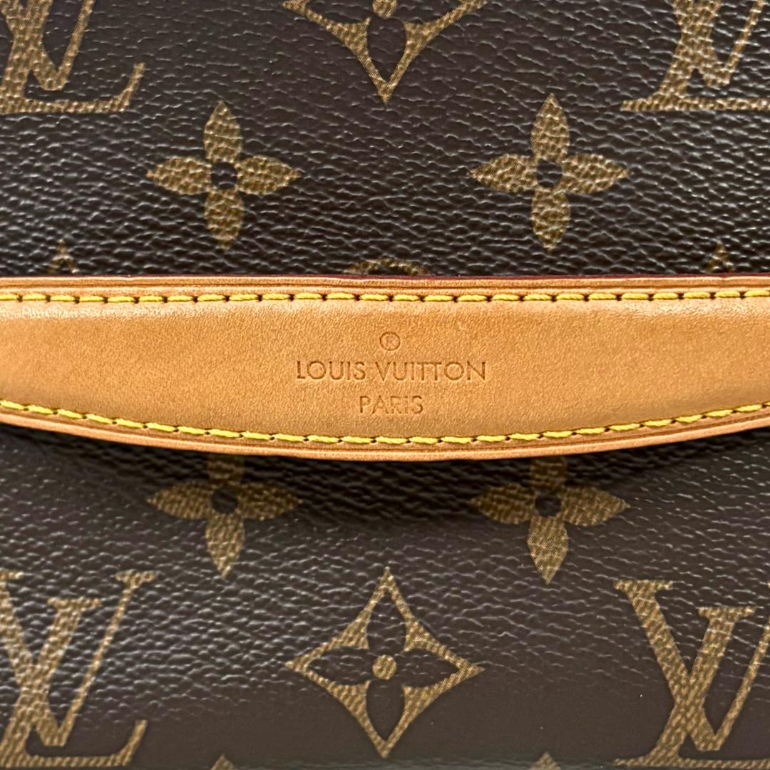Nice Mini Vanity Case Gold Hardware
