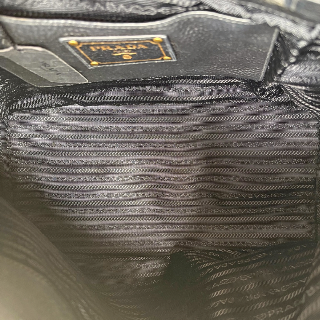 Vitello Daino Tote Bag Black Gold Hardware