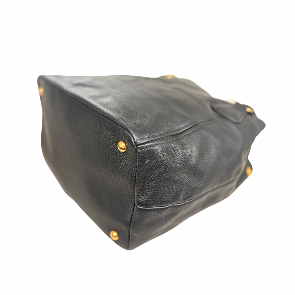 Vitello Daino Tote Bag Black Gold Hardware